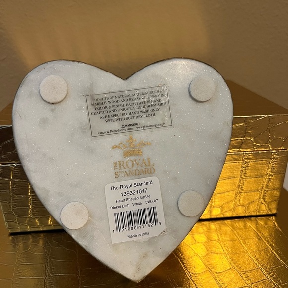 The Royal Standard White Marbled Heart-Shaped Jewelry Holder - Picture 5 of 5